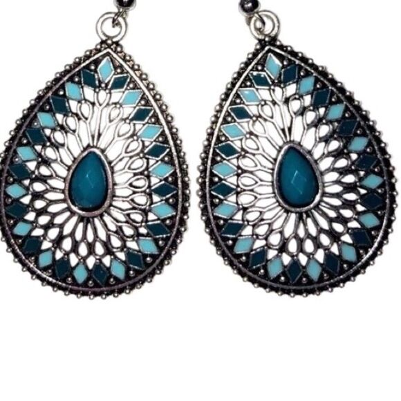 Jewelry - Boho dangle Earrings
